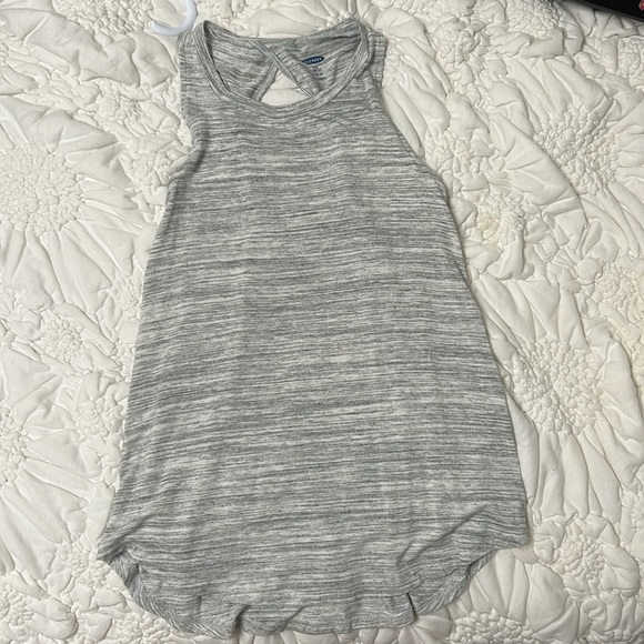 Soft twisted tank tops - Picture 4 of 12
